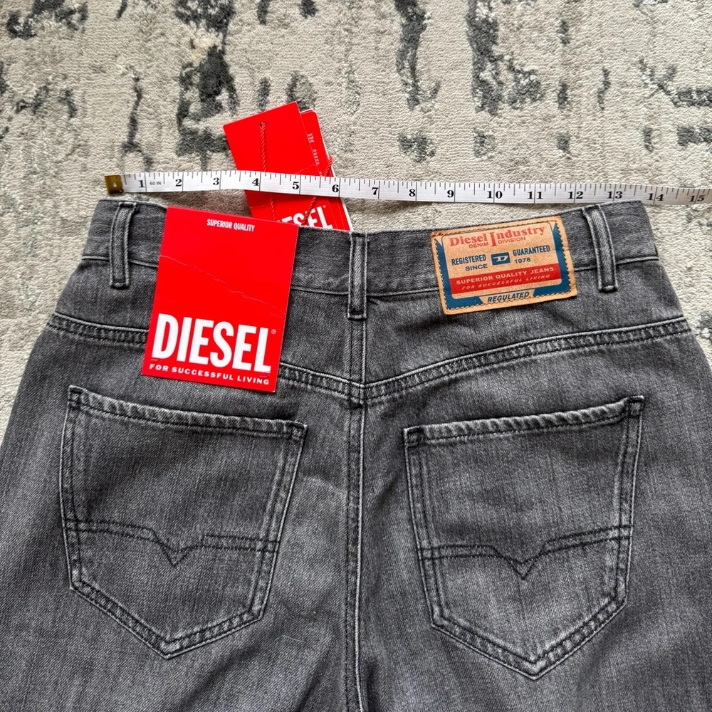 NWT Women’s Diesel High Waisted Straight Leg Jeans 27x32
